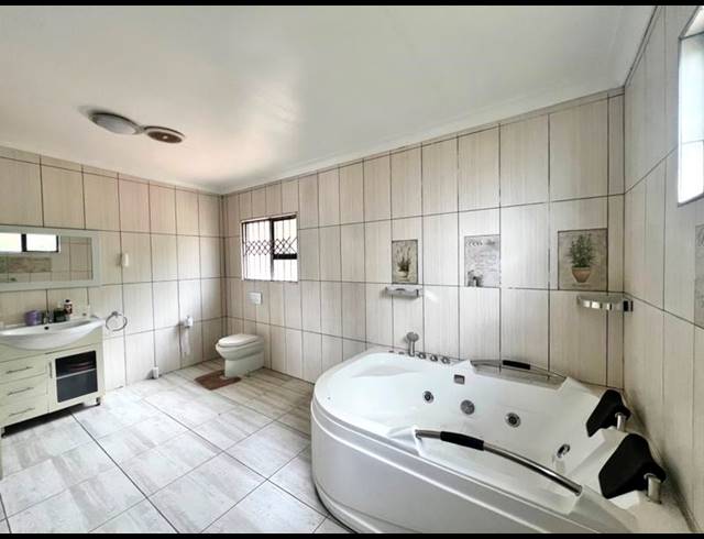 7 BEDROOM HOUSE FOR SALE IN BLACKRIDGE